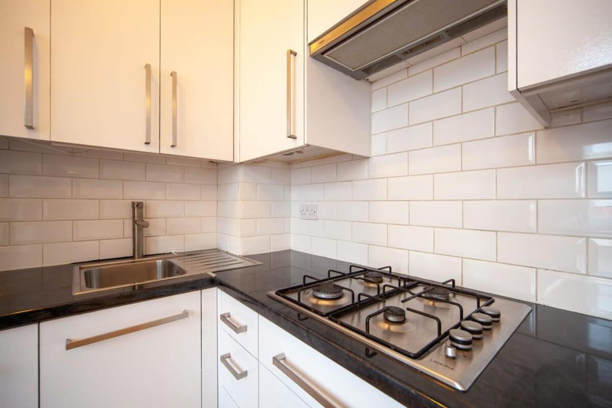 Lovely 2 Bedroom Apartment In Tooting Londyn Zewnętrze zdjęcie