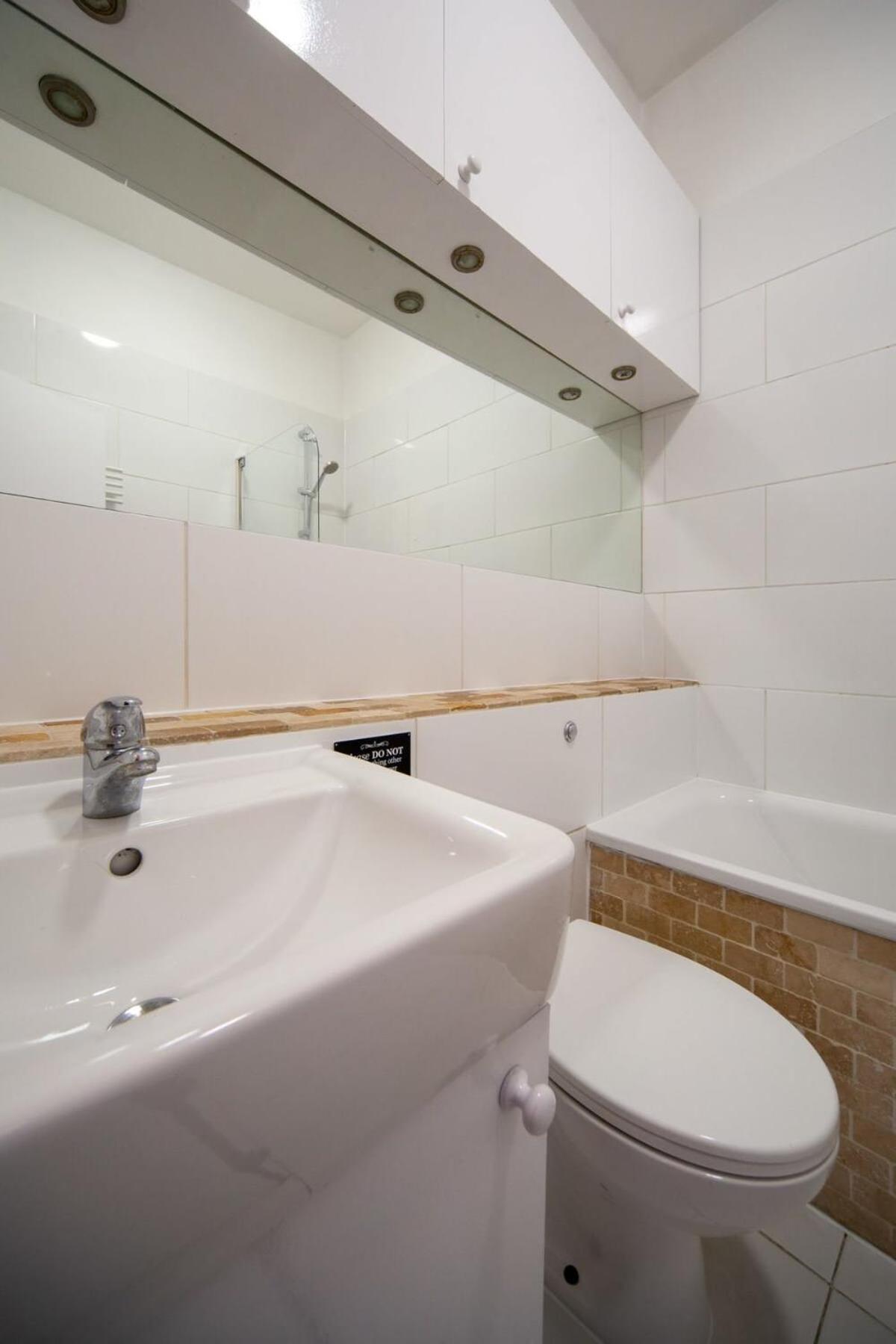 Lovely 2 Bedroom Apartment In Tooting Londyn Zewnętrze zdjęcie